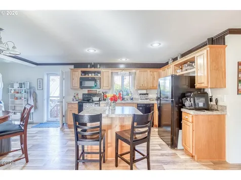 6824 SW Galley Avenue Lincoln City OR 97367