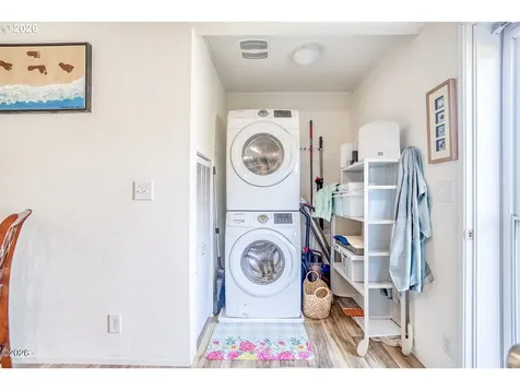 6824 SW Galley Avenue Lincoln City OR 97367