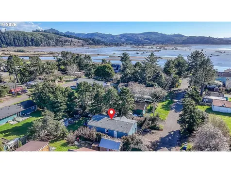 6824 SW Galley Avenue Lincoln City OR 97367