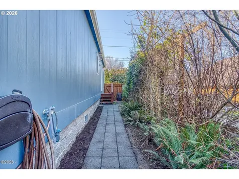 6824 SW Galley Avenue Lincoln City OR 97367