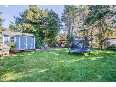 6824 SW Galley Avenue Lincoln City OR 97367