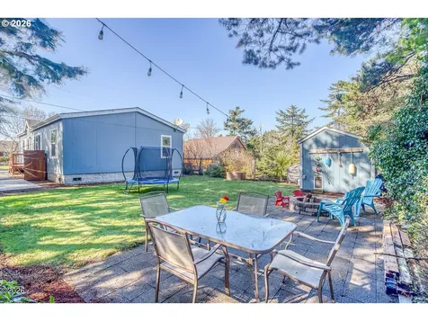 6824 SW Galley Avenue Lincoln City OR 97367