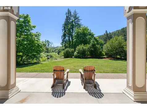 35282 Mckenzie View Drive Springfield OR 97478
