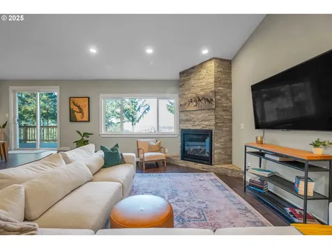 3201 NW Luray Terrace Portland OR 97210