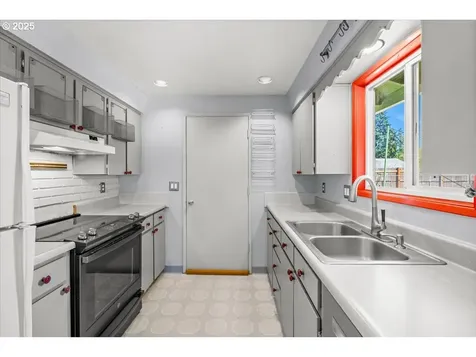 3478 NE Lincoln Street Hillsboro OR 97124