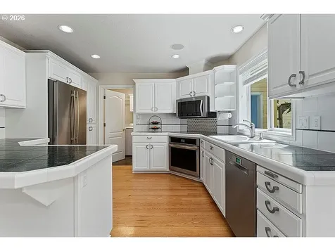 22106 NE Park Lane Fairview OR 97024