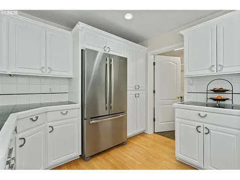 22106 NE Park Lane Fairview OR 97024