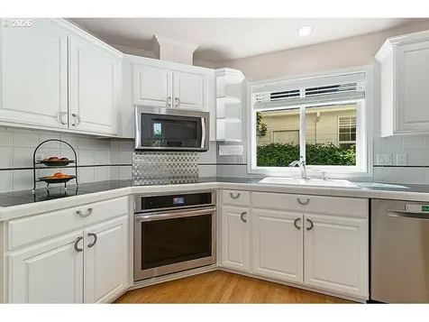 22106 NE Park Lane Fairview OR 97024