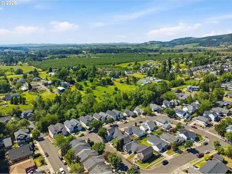 1325 Creekside Lane Newberg OR 97132