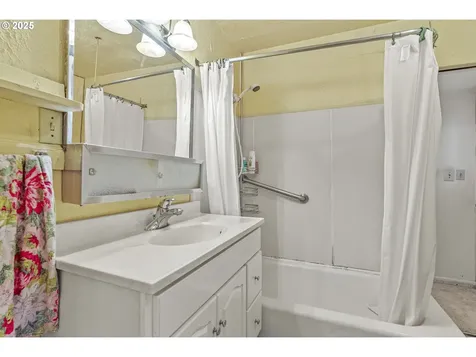 2843 Hemlock Street Longview WA 98632
