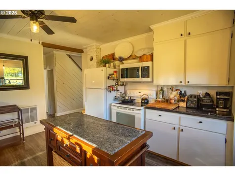 3149 Harris Street Road Kelso WA 98626