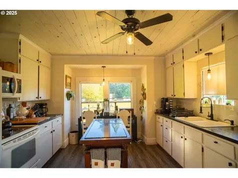 3149 Harris Street Road Kelso WA 98626