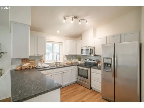 1858 Tecumseh Street NE Keizer OR 97303