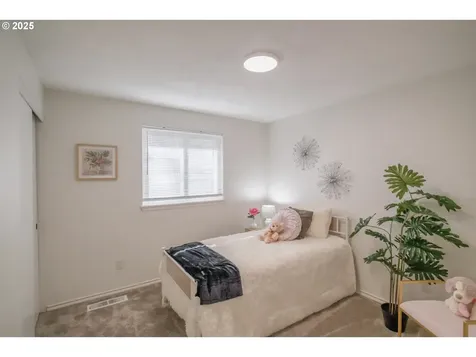 1858 Tecumseh Street NE Keizer OR 97303