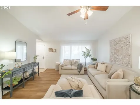 1858 Tecumseh Street NE Keizer OR 97303