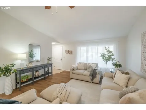1858 Tecumseh Street NE Keizer OR 97303