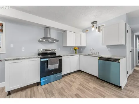 1279 SE Wendy Avenue Gresham OR 97080
