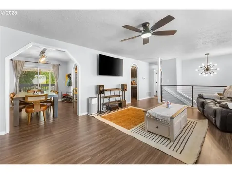 1279 SE Wendy Avenue Gresham OR 97080