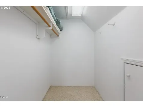 870 SW 10th Street Lincoln City OR 97367
