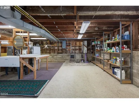 870 SW 10th Street Lincoln City OR 97367