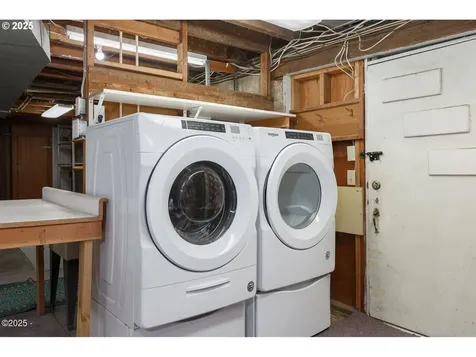 870 SW 10th Street Lincoln City OR 97367