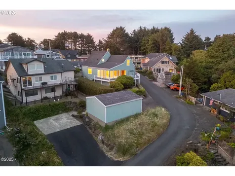 870 SW 10th Street Lincoln City OR 97367