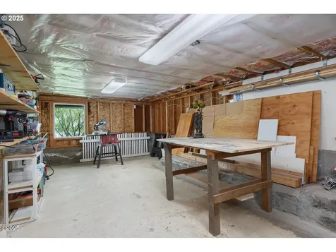 870 SW 10th Street Lincoln City OR 97367