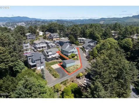 870 SW 10th Street Lincoln City OR 97367