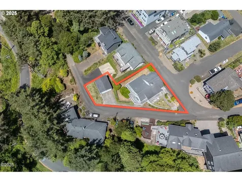 870 SW 10th Street Lincoln City OR 97367