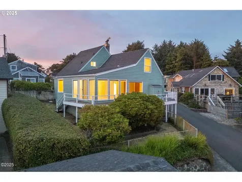 870 SW 10th Street Lincoln City OR 97367