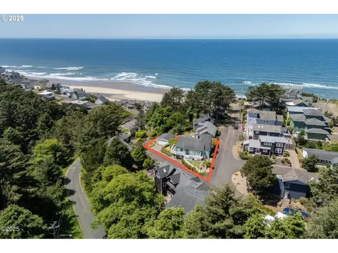 870 SW 10th Street Lincoln City OR 97367