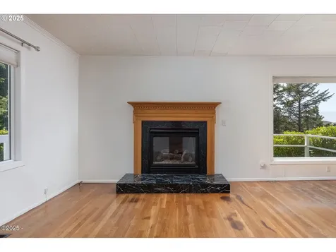 870 SW 10th Street Lincoln City OR 97367