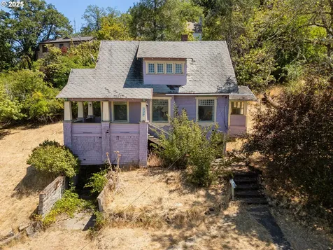309 SE Ella Street Roseburg OR 97470