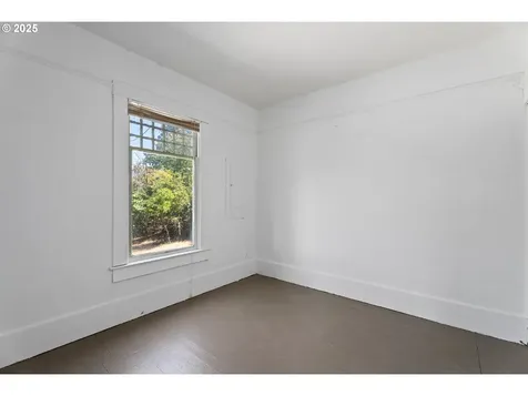309 SE Ella Street Roseburg OR 97470