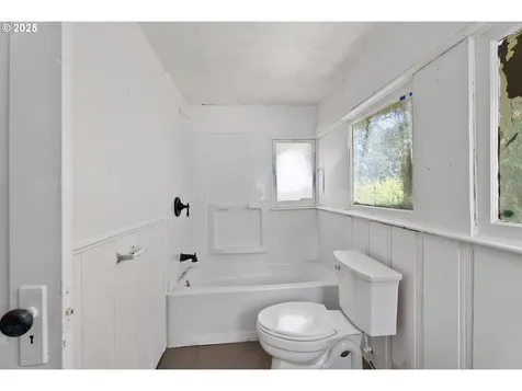 309 SE Ella Street Roseburg OR 97470