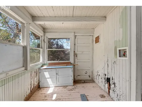 309 SE Ella Street Roseburg OR 97470