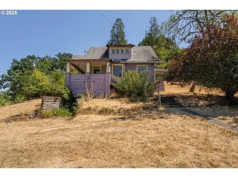 309 SE Ella Street Roseburg OR 97470