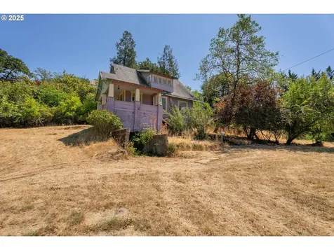 309 SE Ella Street Roseburg OR 97470