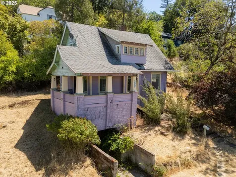 309 SE Ella Street Roseburg OR 97470