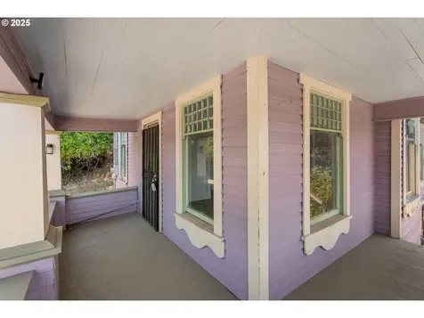 309 SE Ella Street Roseburg OR 97470