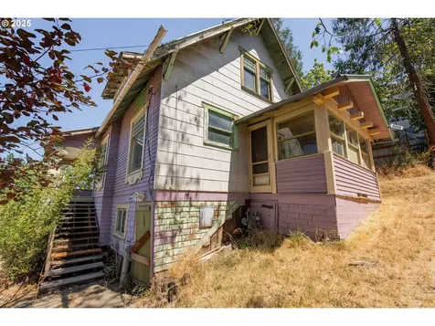 309 SE Ella Street Roseburg OR 97470