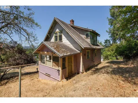 309 SE Ella Street Roseburg OR 97470