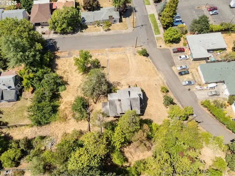 309 SE Ella Street Roseburg OR 97470