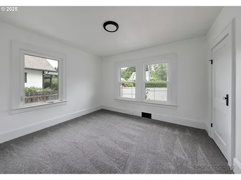 237 SE 83rd Avenue Portland OR 97216