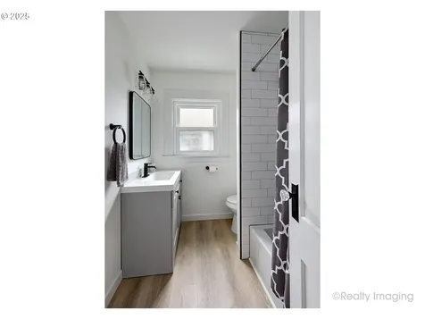 237 SE 83rd Avenue Portland OR 97216