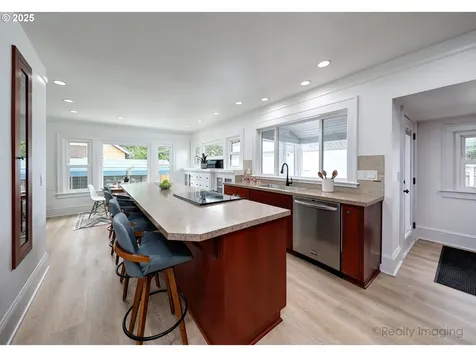 237 SE 83rd Avenue Portland OR 97216