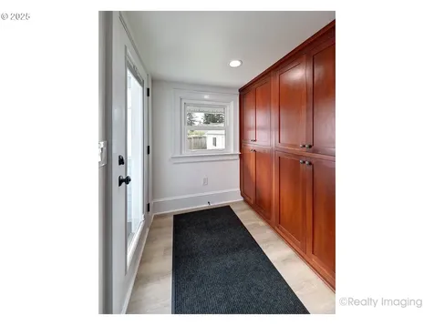 237 SE 83rd Avenue Portland OR 97216