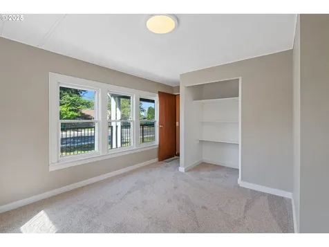 5324 SE Flavel Street Portland OR 97206
