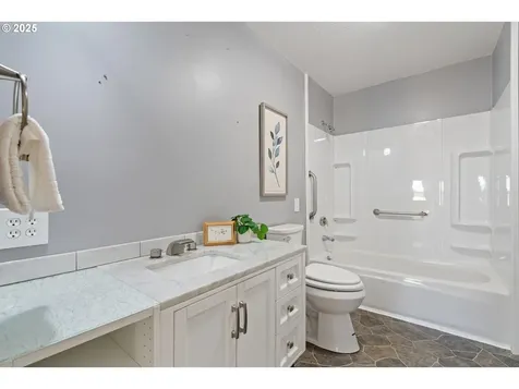 5324 SE Flavel Street Portland OR 97206