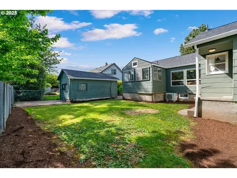 5324 SE Flavel Street Portland OR 97206